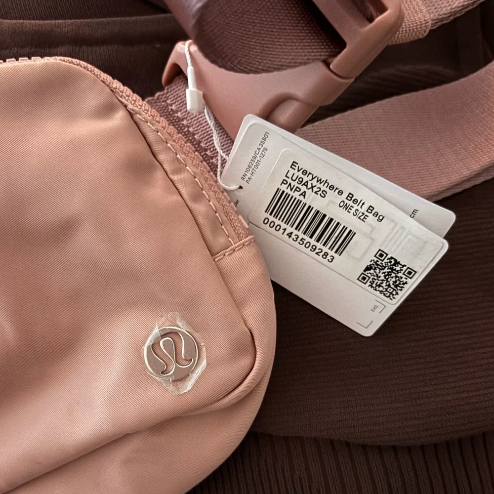Lululemon Everywhere Belt Bag *1L
Pink Pastel NWT! - Picture 6 of 6